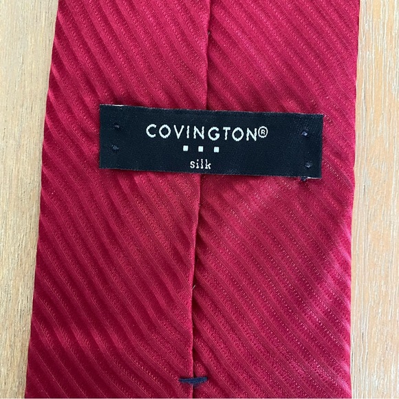 Men's Red Covington Silk Formal Tie - Picture 8 of 10